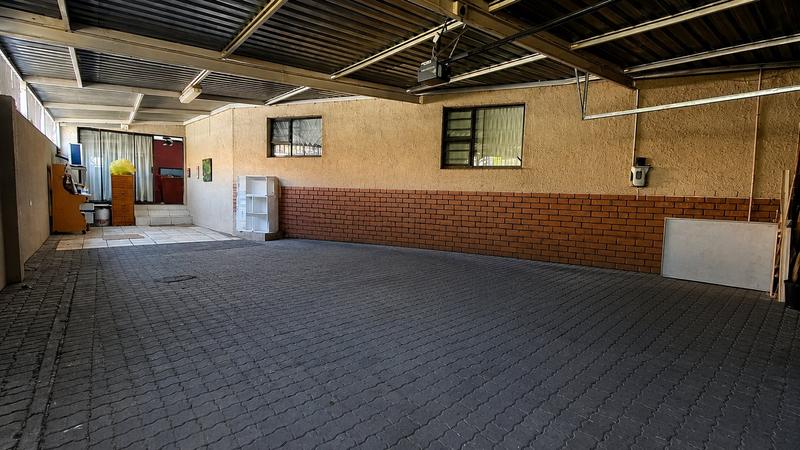 5 Bedroom Property for Sale in Dan Pienaar Free State